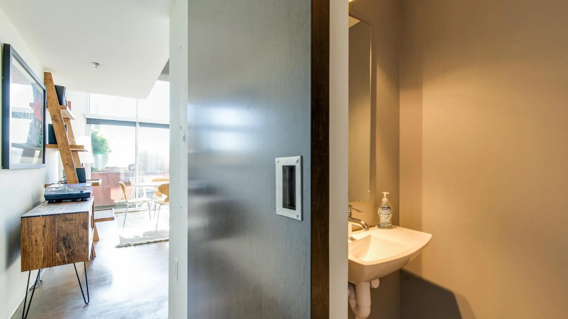 Artsy Chic 1Br Condo 30Day Min With Wifi Ac Parking Tv Furnished Rooftop Nashville 0*,
