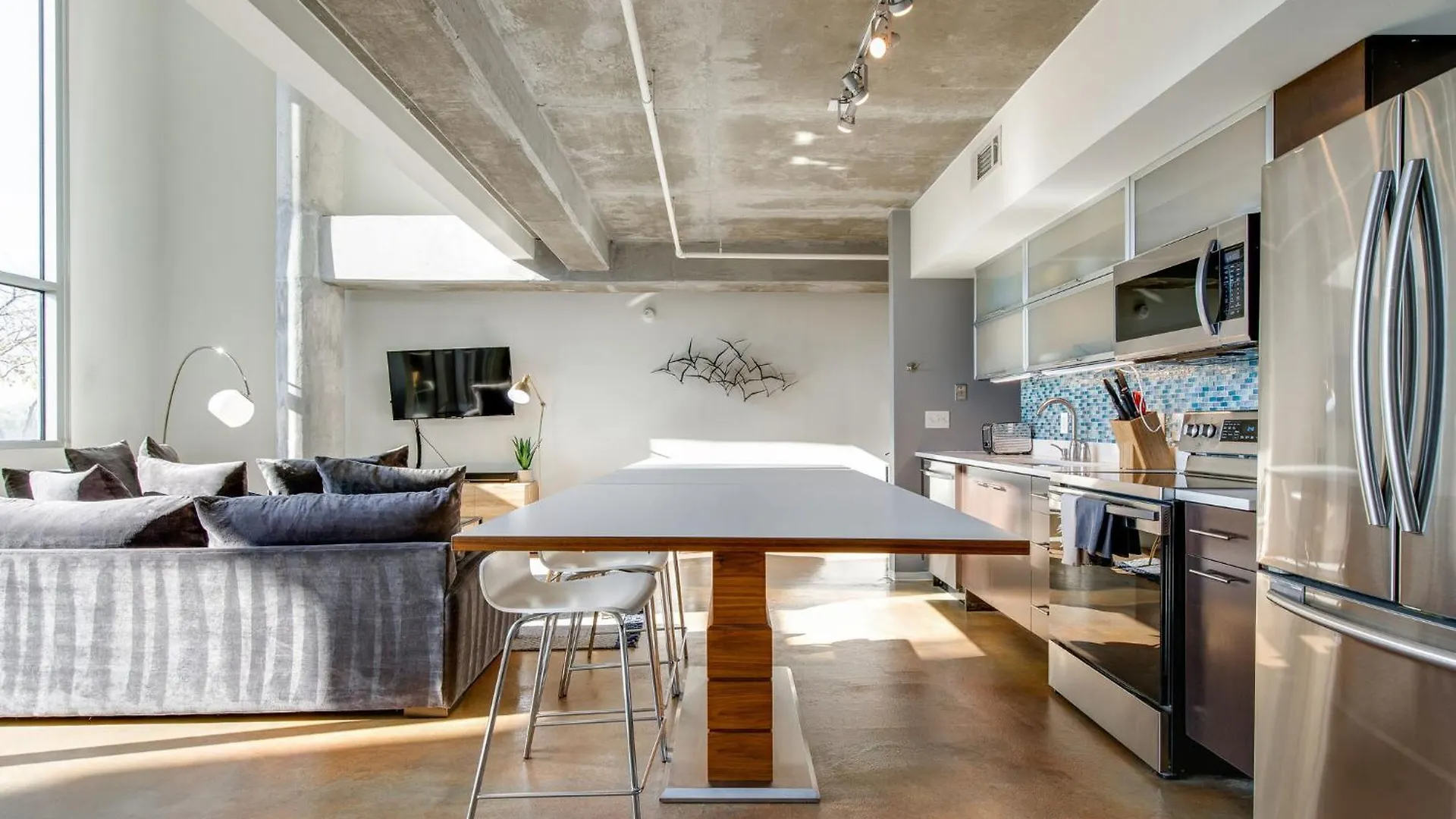 Artsy Chic 1Br Condo 30Day Min With Wifi Ac Parking Tv Furnished Rooftop Nashville
